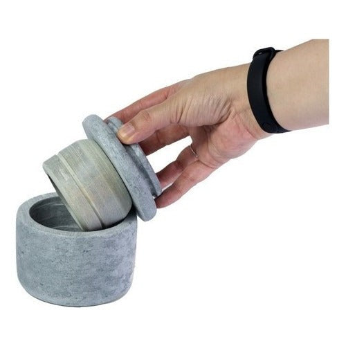 Mantegueira Francesa Redonda de Pedra Sabão